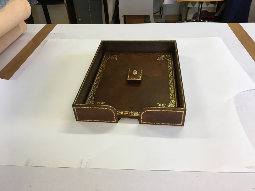 La-Gainerie-DArt-caisson-courrier-en-veau-genre-Ancien-06